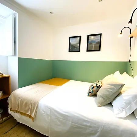 Cozy Flat In Graca Лісабон