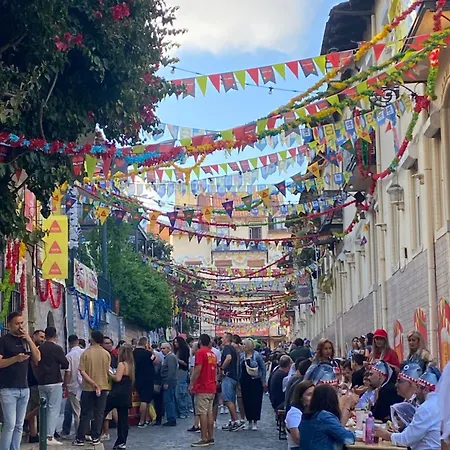 Cozy Flat In Graca Лісабон